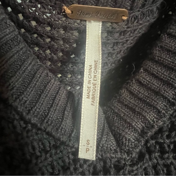 NWOT Free People Cold Shoulder Sweater Size Small - Picture 4 of 9